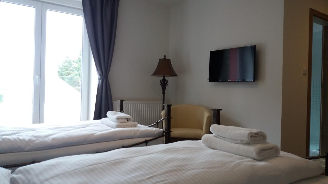Hotel Bouczech Lipno nad Vltavou Bagian luar foto