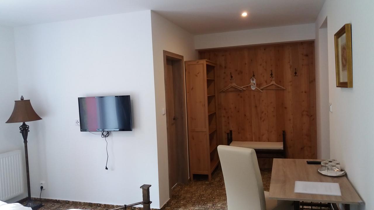 Hotel Bouczech Lipno nad Vltavou Bagian luar foto