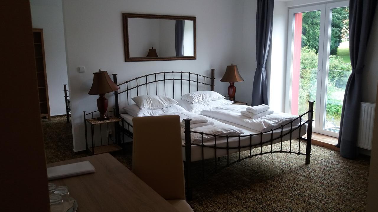 Hotel Bouczech Lipno nad Vltavou Bagian luar foto