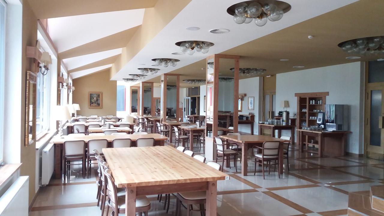 Hotel Bouczech Lipno nad Vltavou Bagian luar foto
