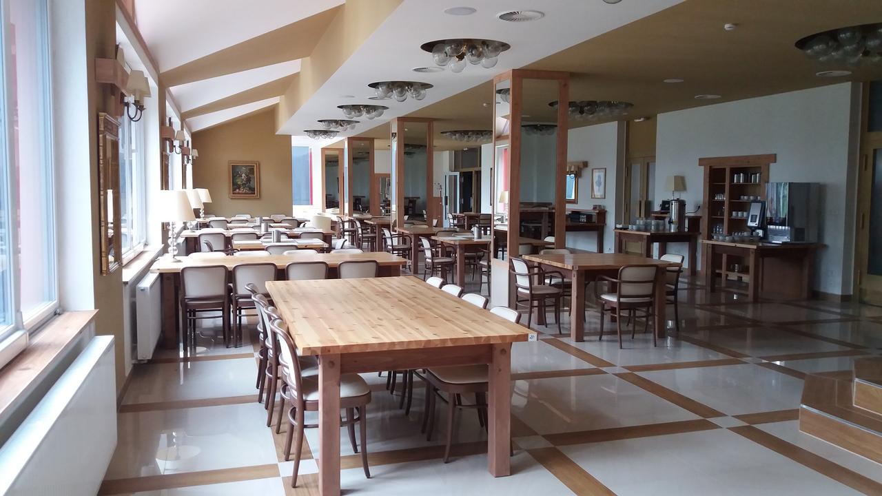Hotel Bouczech Lipno nad Vltavou Bagian luar foto